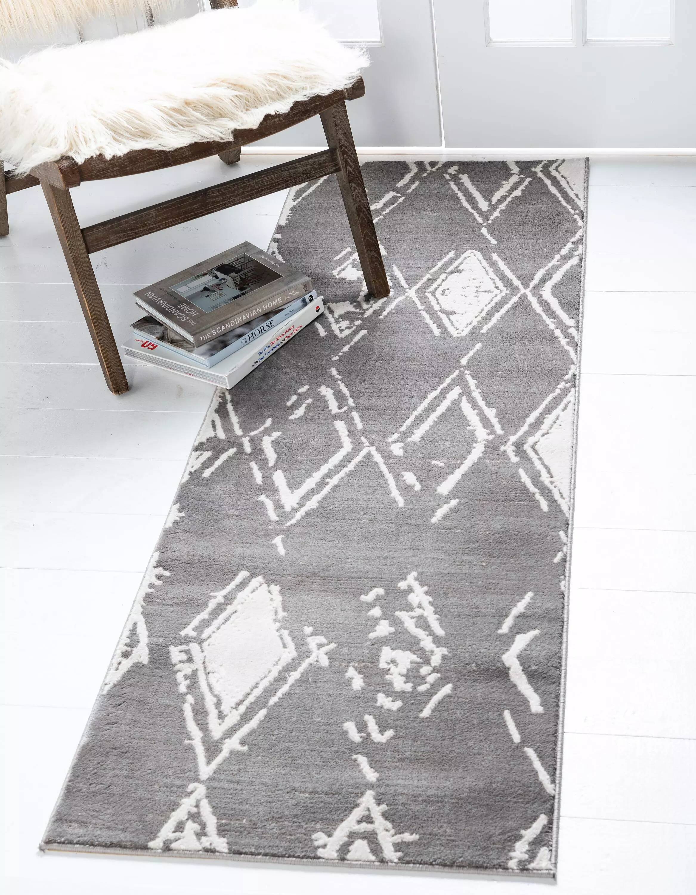 Jakobe Faded Diamond Pattern Area Rug by Unique Loom
