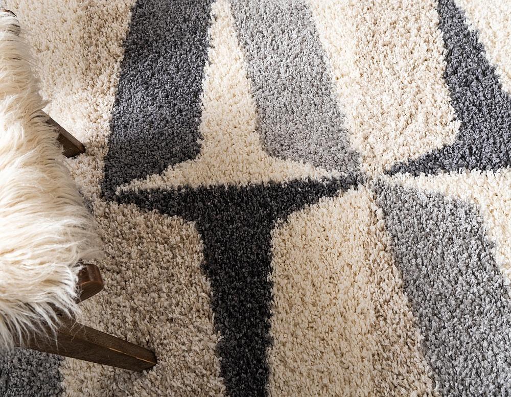 Jeramiah Modern Shaggy Area Rug from Unique Loom in Soft Polypropylene