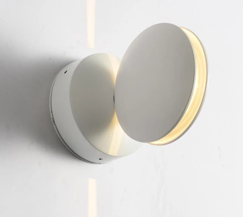 Circular Wall Mount LED Lamp in Aluminum With Rotating Head