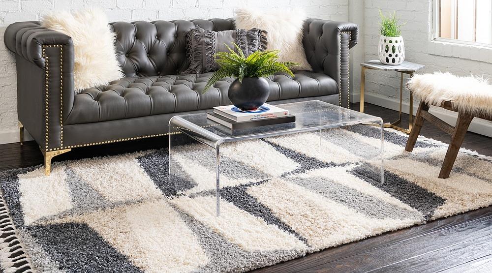 Jeramiah Modern Shaggy Area Rug from Unique Loom in Soft Polypropylene