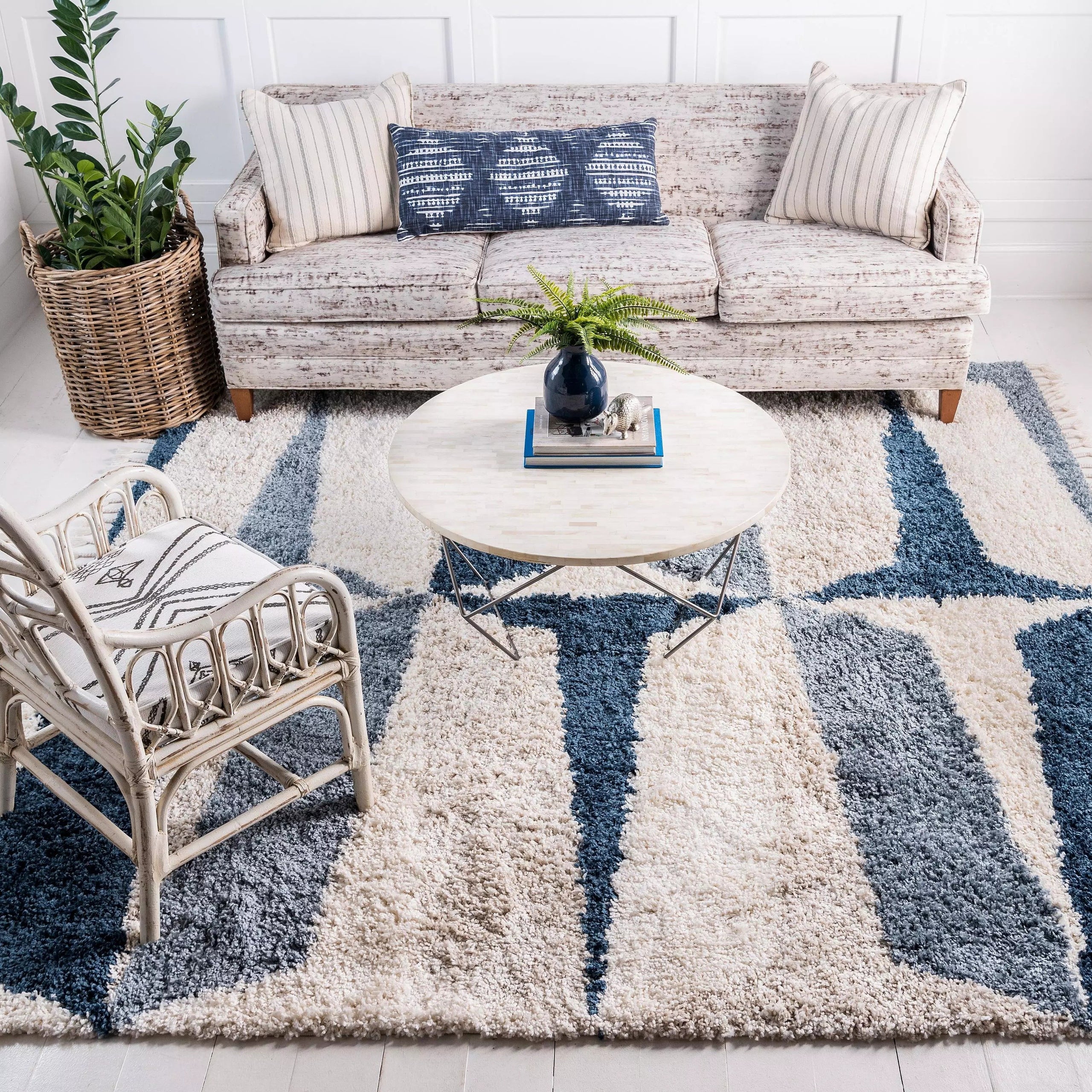 Jeramiah Modern Shaggy Area Rug from Unique Loom in Soft Polypropylene