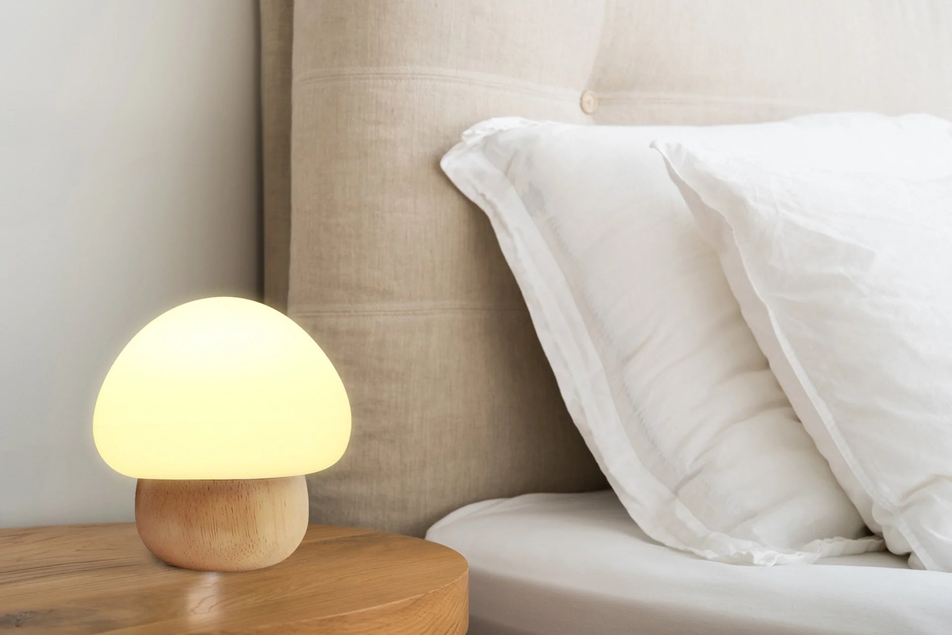 Lámpara de seta Champi con base de madera y control RGB