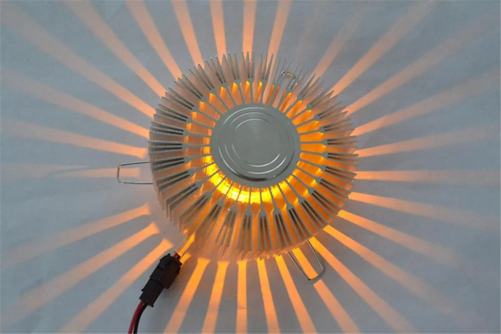 Lampa ścienna Werner Sunflower z aluminium i kryształu