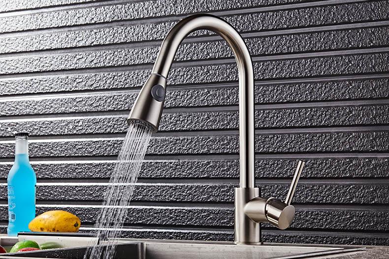 Wyciągana bateria kuchenna Anton, chrom polerowany, dwa tryby wypływu wody
