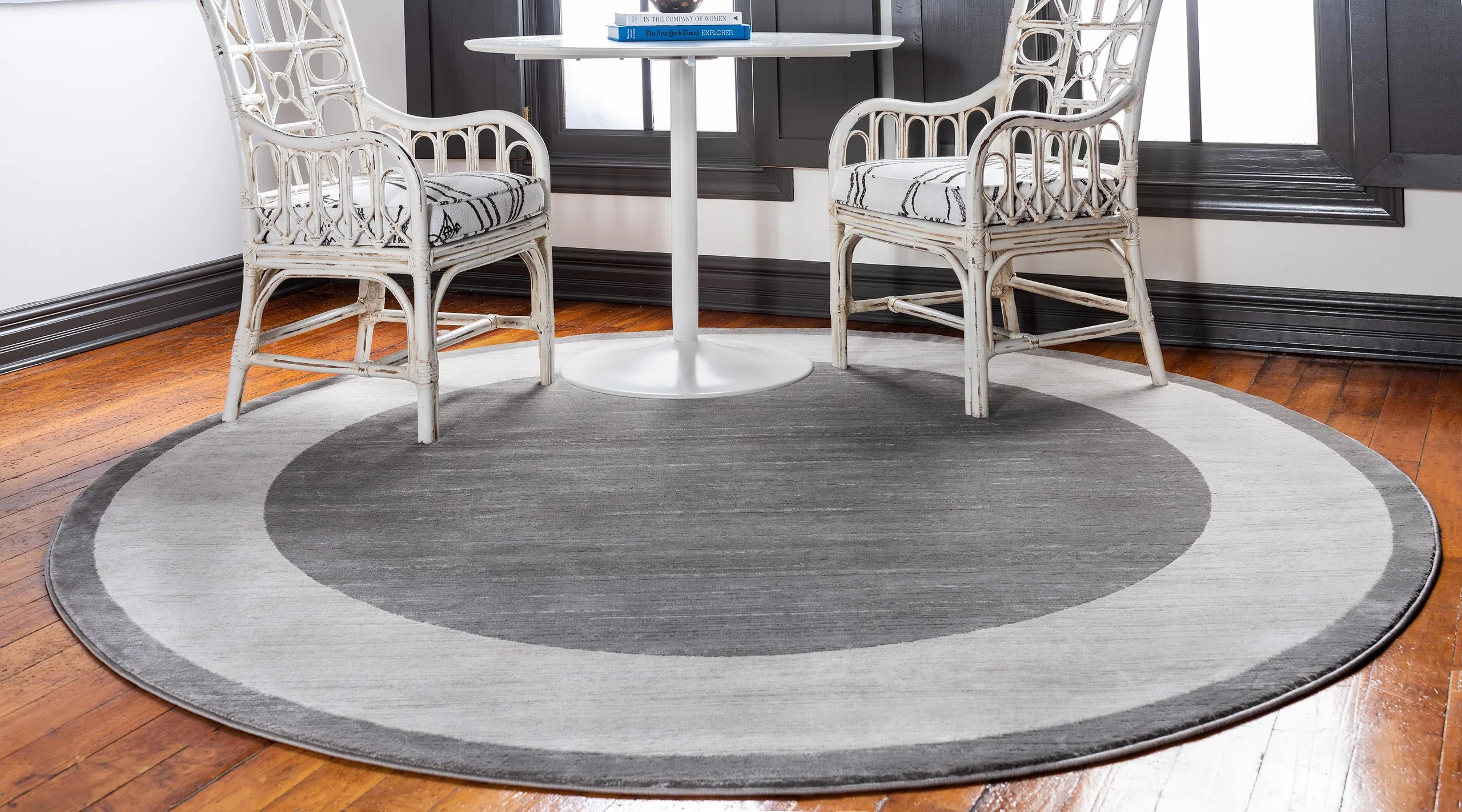 Brysen Modern Border Rug from Unique Loom