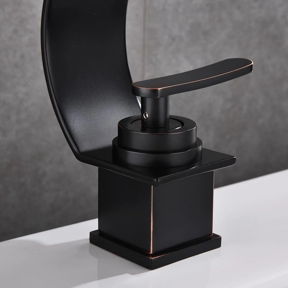 Jednouchwytowa bateria umywalkowa Blackwood Waterfall w kolorze brązu