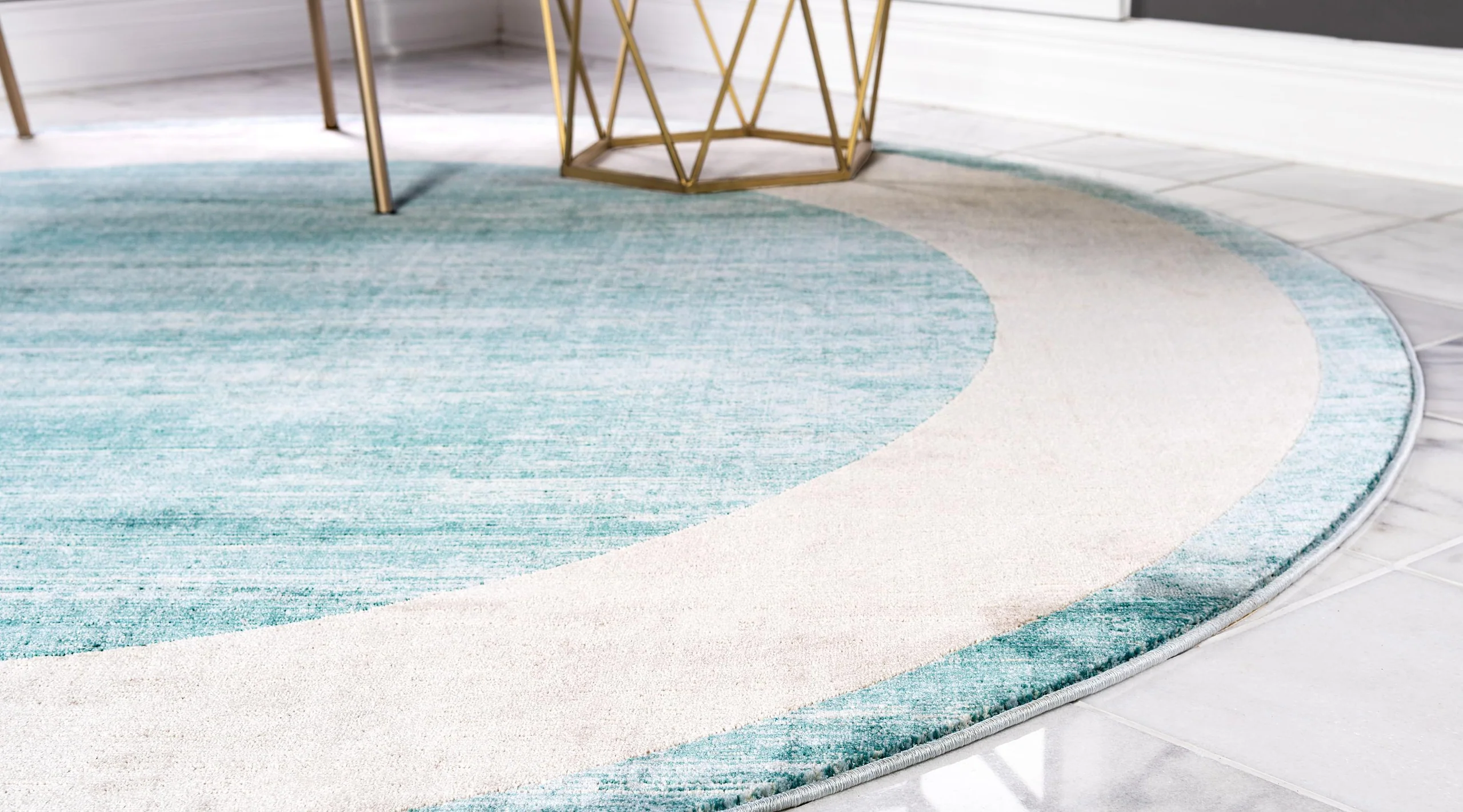 Brysen Modern Border Rug from Unique Loom