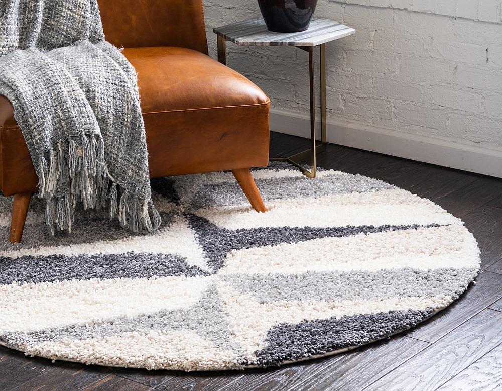 Jeramiah Modern Shaggy Area Rug from Unique Loom in Soft Polypropylene