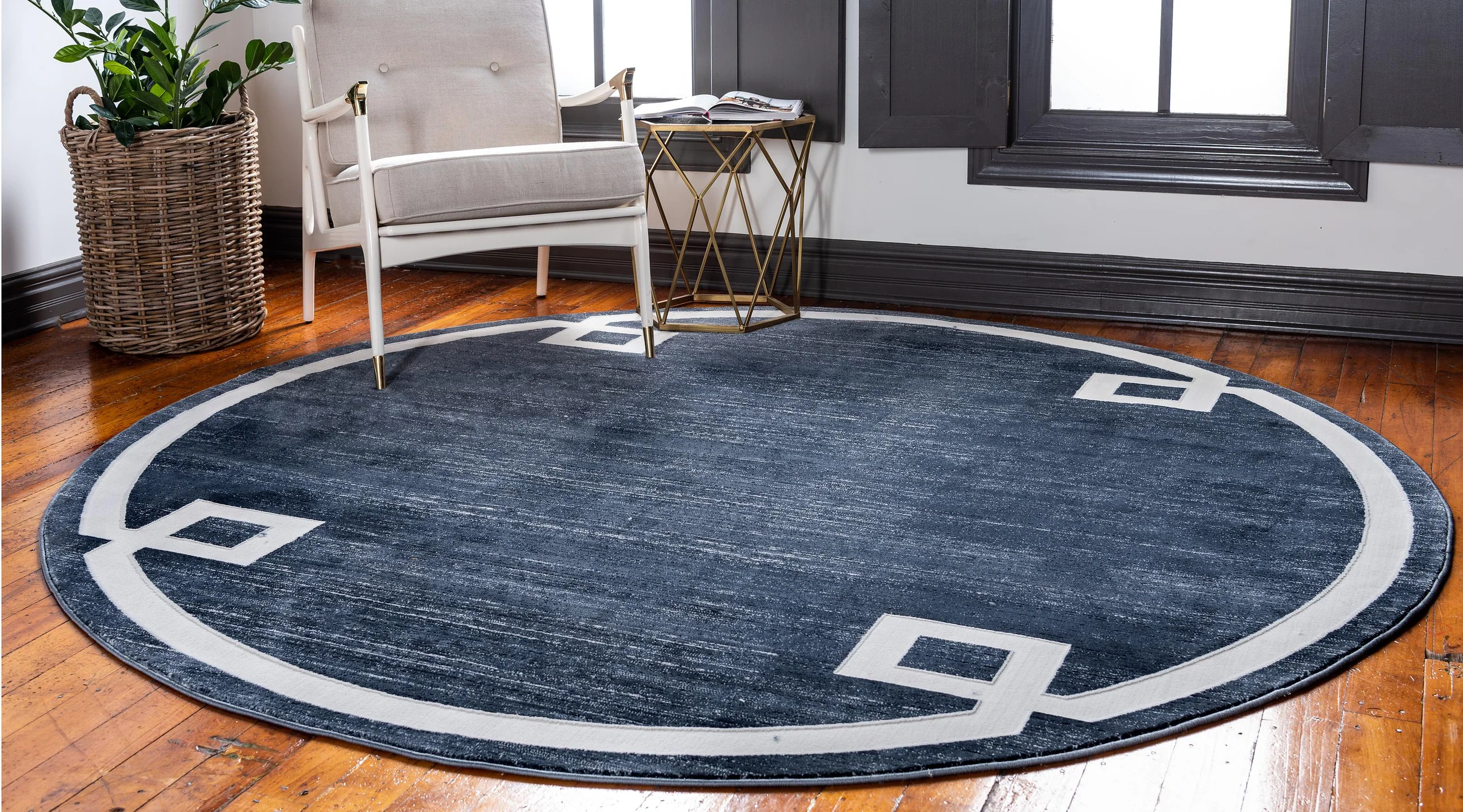 Dangelo Modern European Border Rug by Unique Loom
