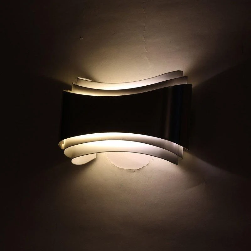 Modern LED Curved Wall Lamp in Stainless Steel and Acrylic