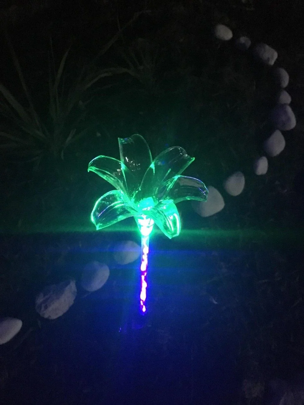 LED-blomsterlampor för trädgård i lilje-, lotus-, solros- och maskrosstil