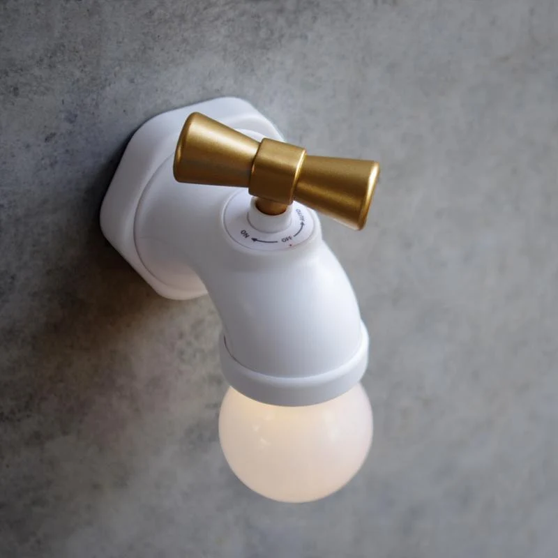 Kranowa lampa ścienna Tapful z czujnikiem dźwięku i trzema trybami