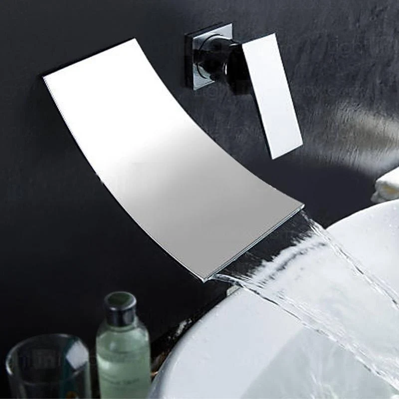 Torneira de Parede Monocomando Leon Cromada com Fluxo Cascata para Casa de Banho