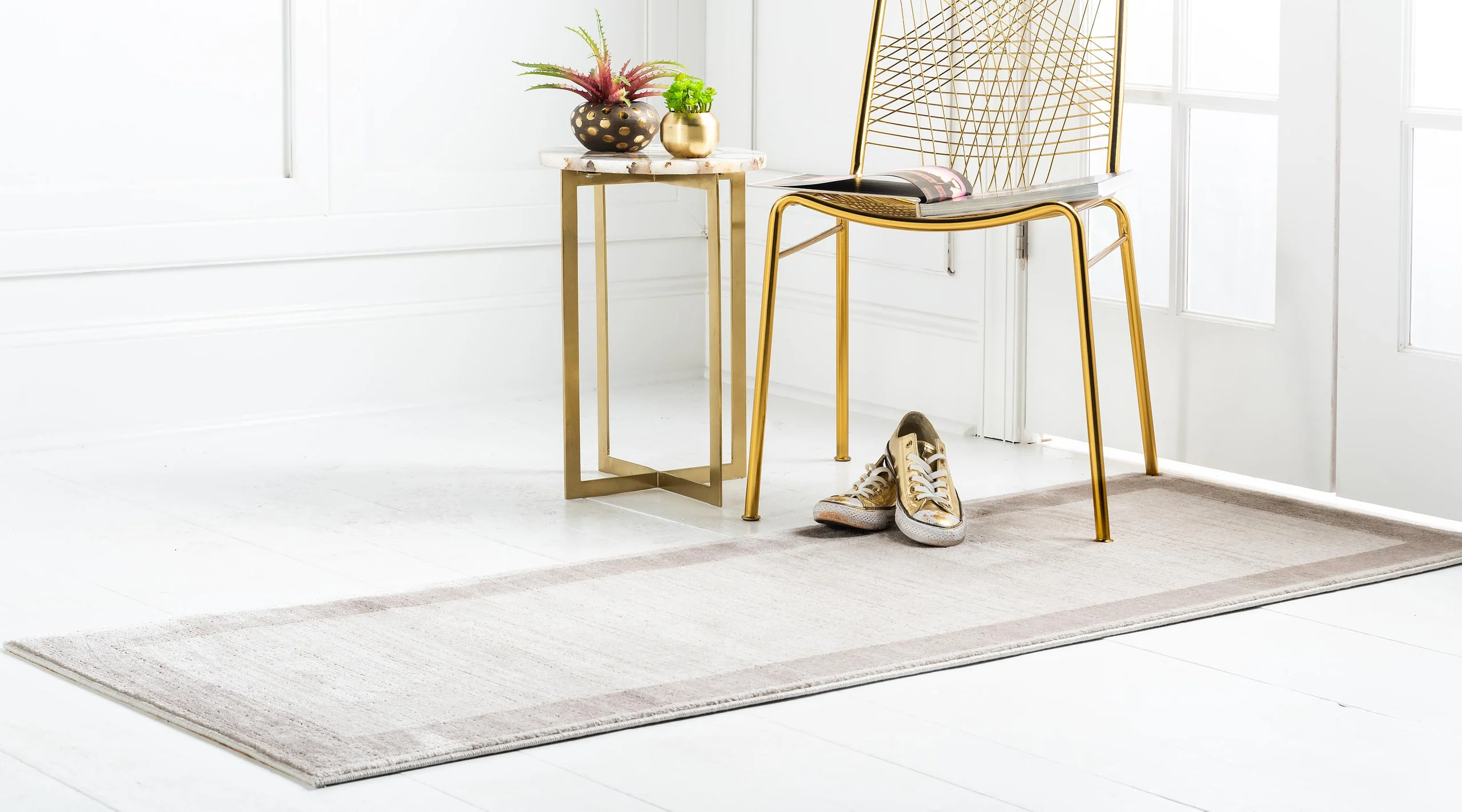 Brysen Modern Border Rug from Unique Loom