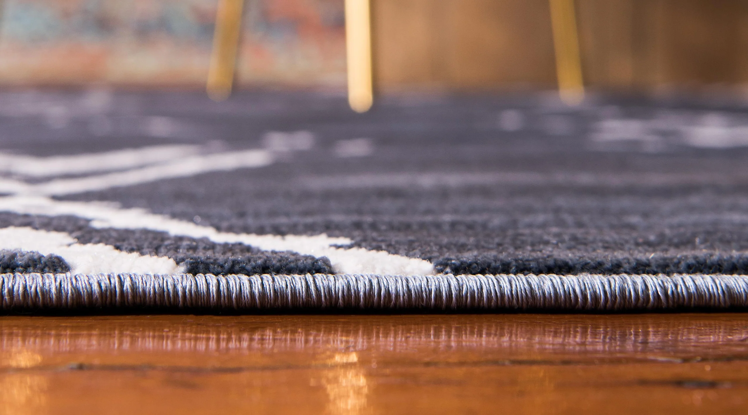 Jakobe Faded Diamond Pattern Area Rug by Unique Loom