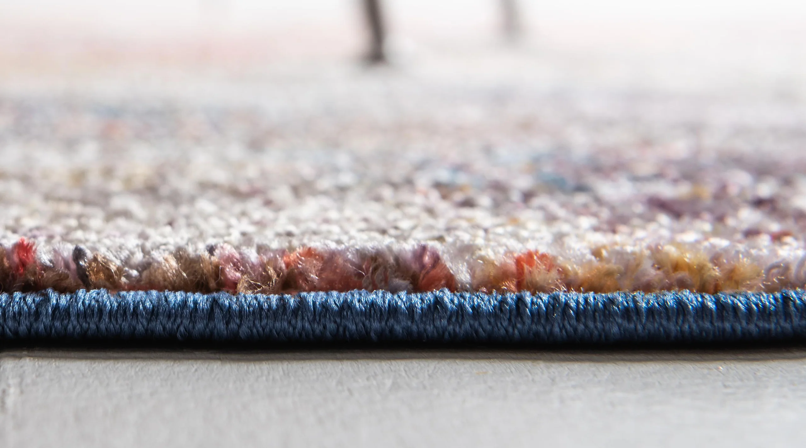 Tapete Macio Moderno com Padrão de Grelha Desbotada Gaige da Unique Loom
