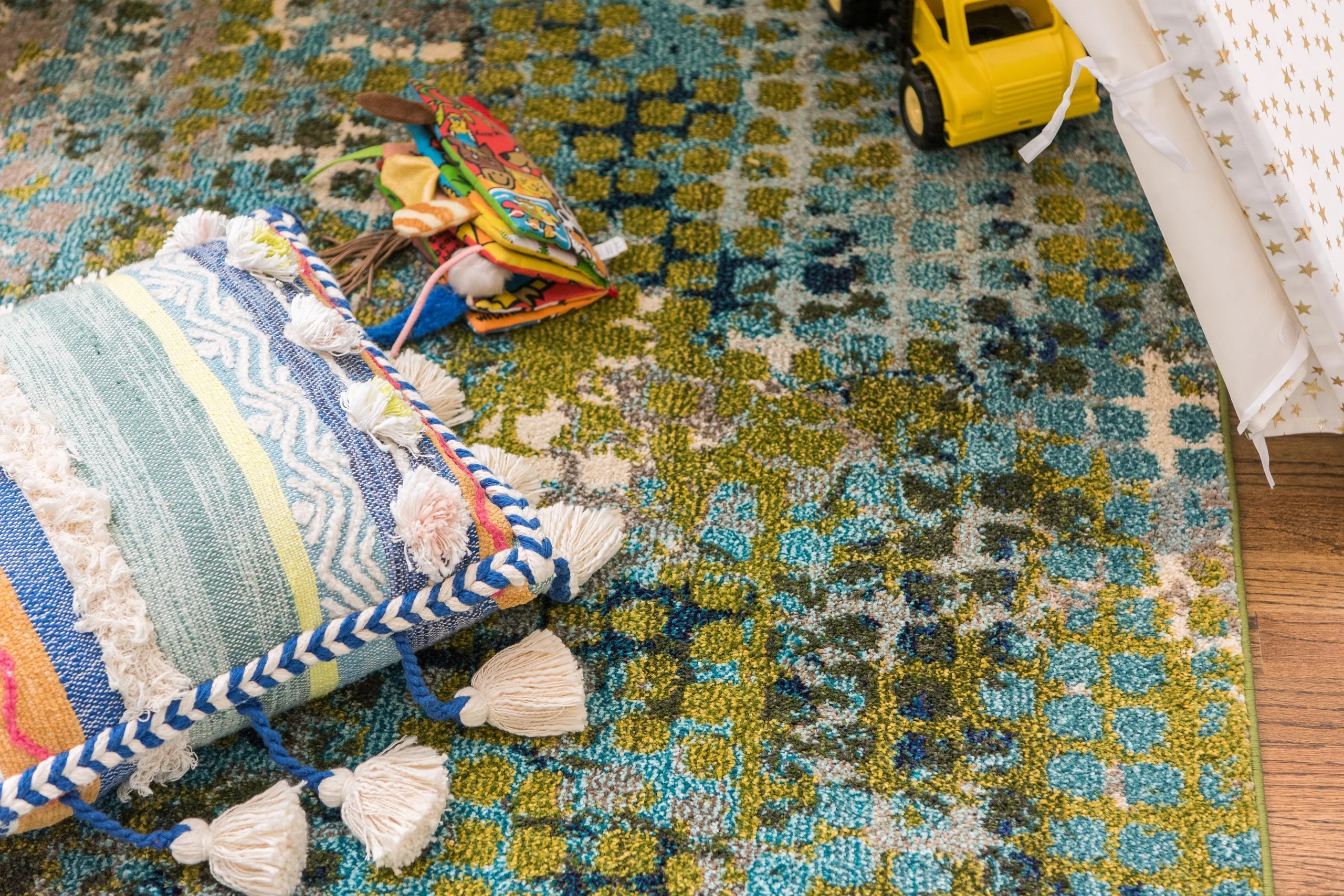 Franco modern matta med cirkelmönster av Unique Loom