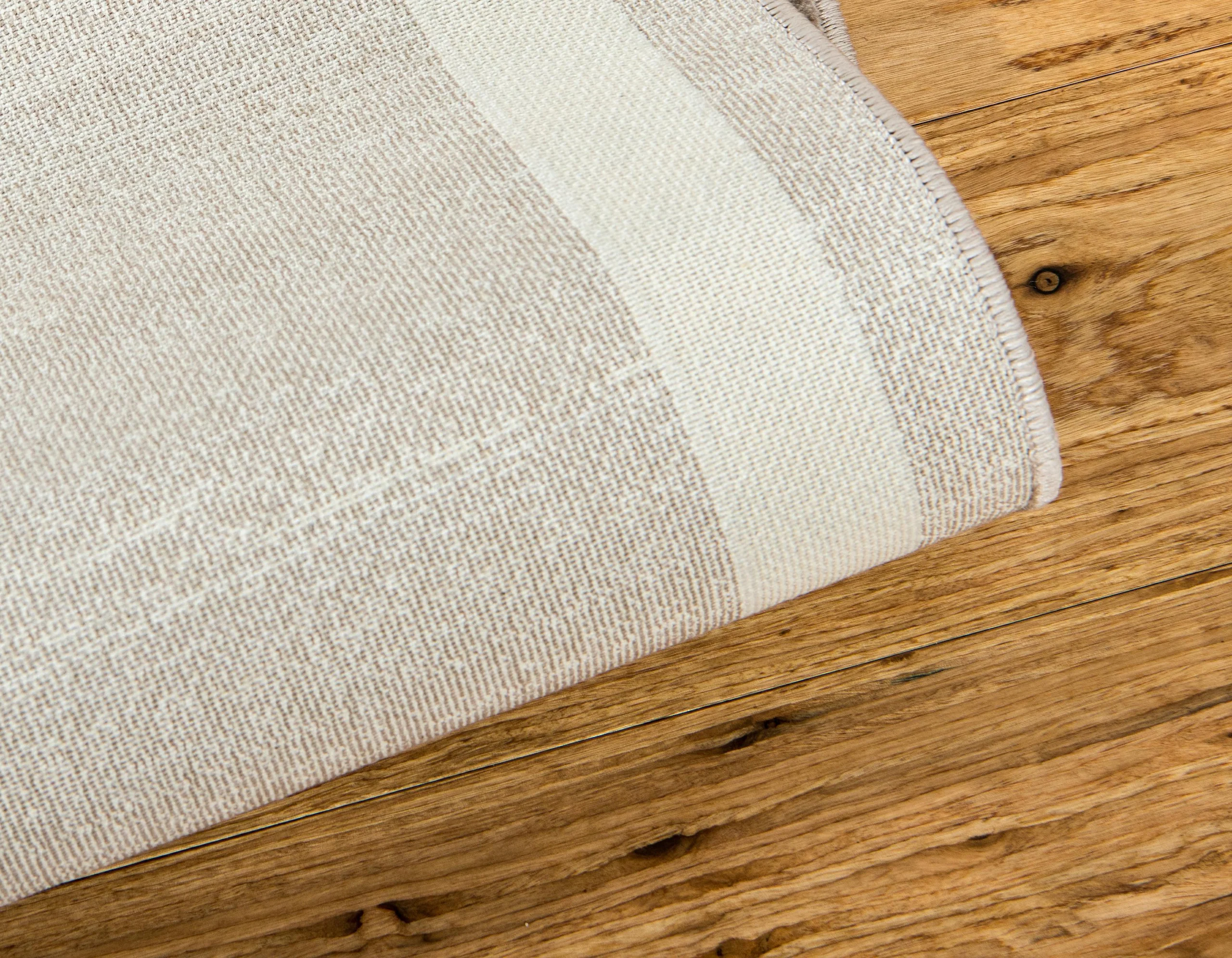 Dangelo Modern European Border Rug by Unique Loom