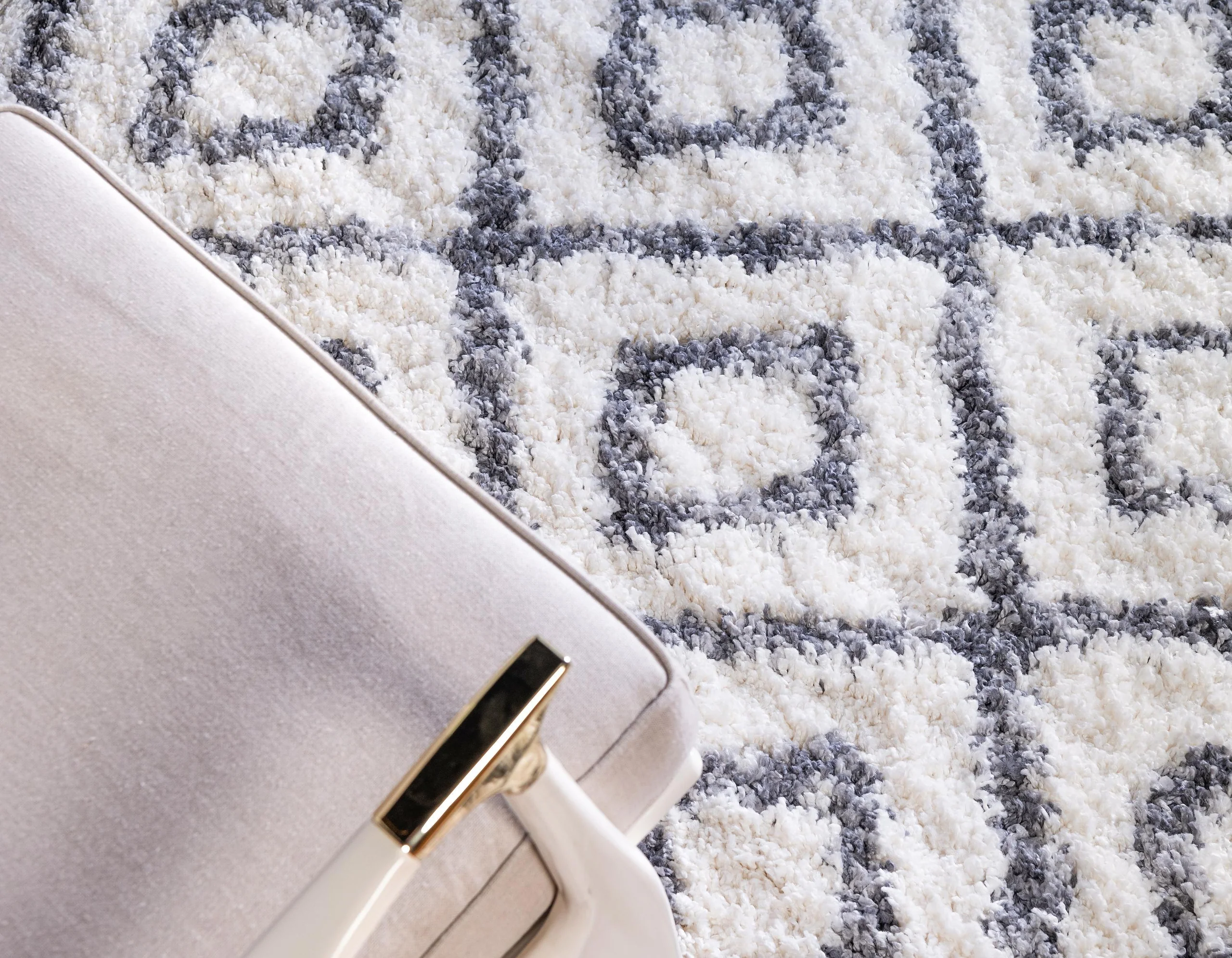 Tapete Shaggy com Padrão de Diamantes Roderick da Unique Loom com Pelo Fofo