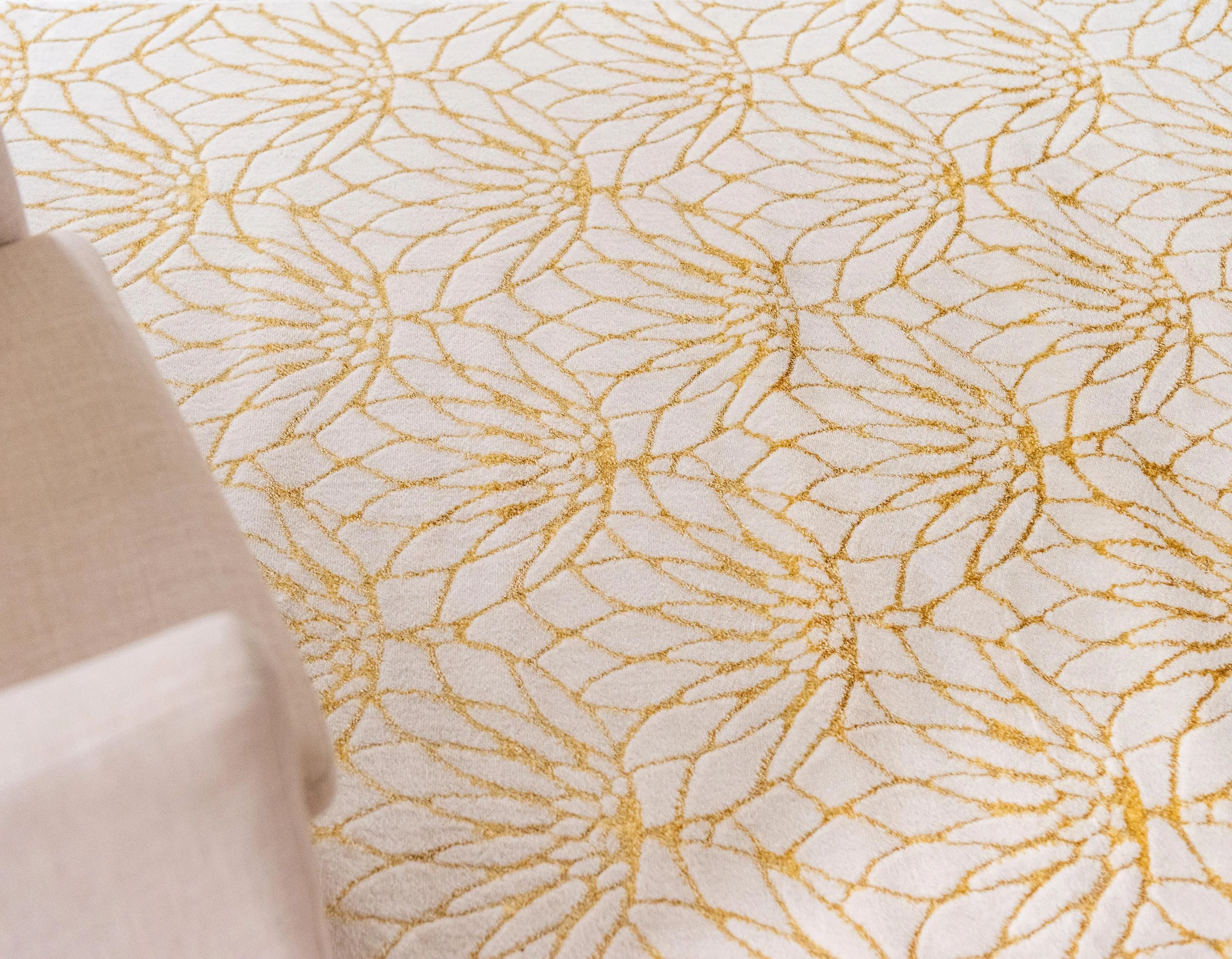 Ellison Lotus Flower Pattern Luxury Rug by Unique Loom