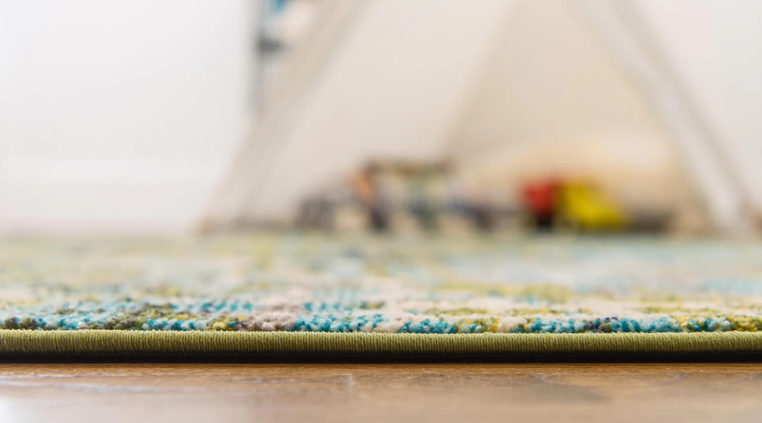 Franco modern matta med cirkelmönster av Unique Loom