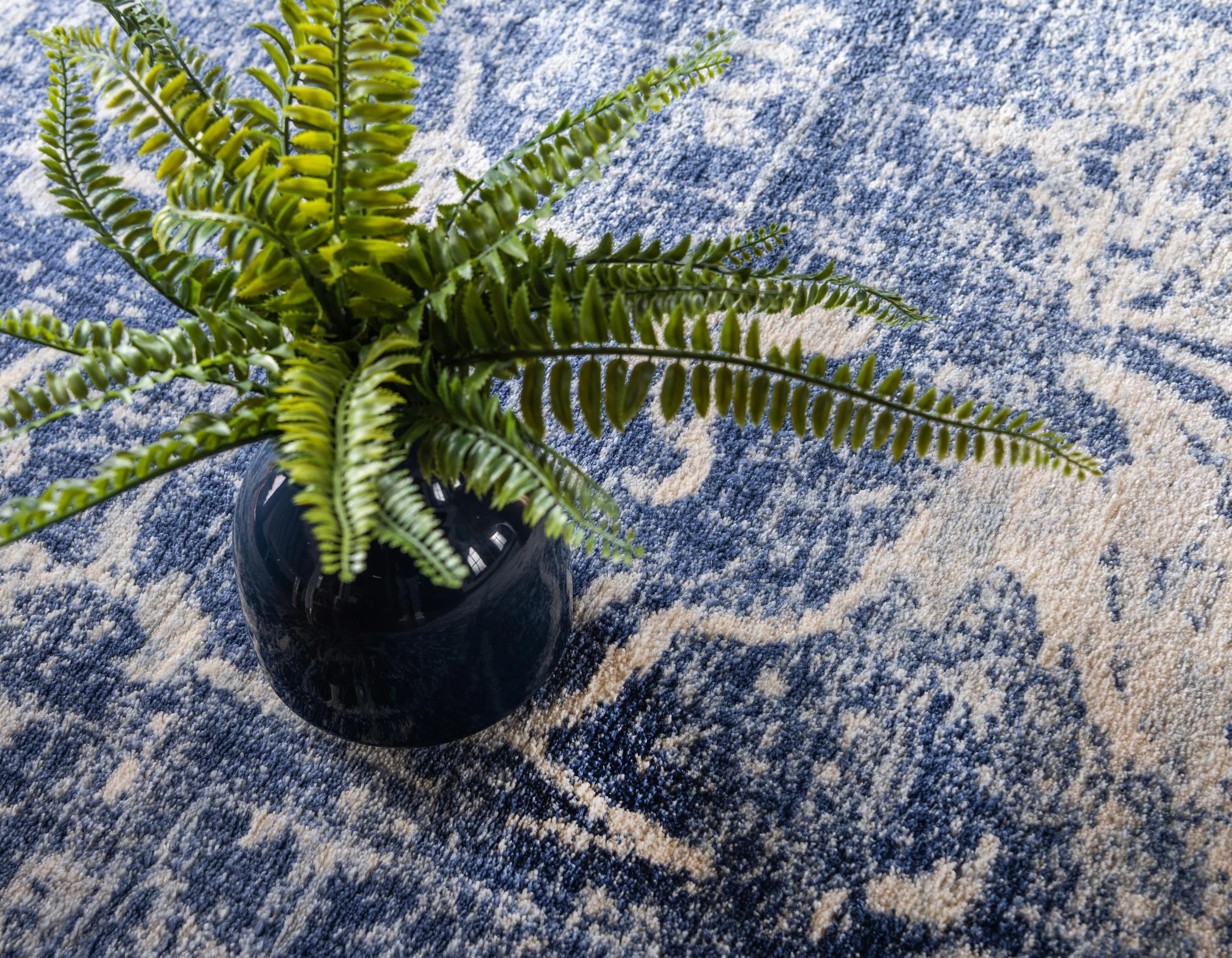 Damari Modern Area Rug with Simple Design from Unique Loom