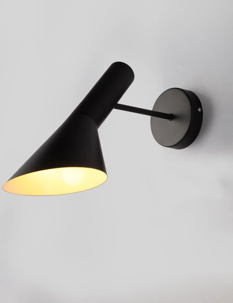 Nowoczesna skandynawska lampa ścienna Aldus z regulowanym ramieniem