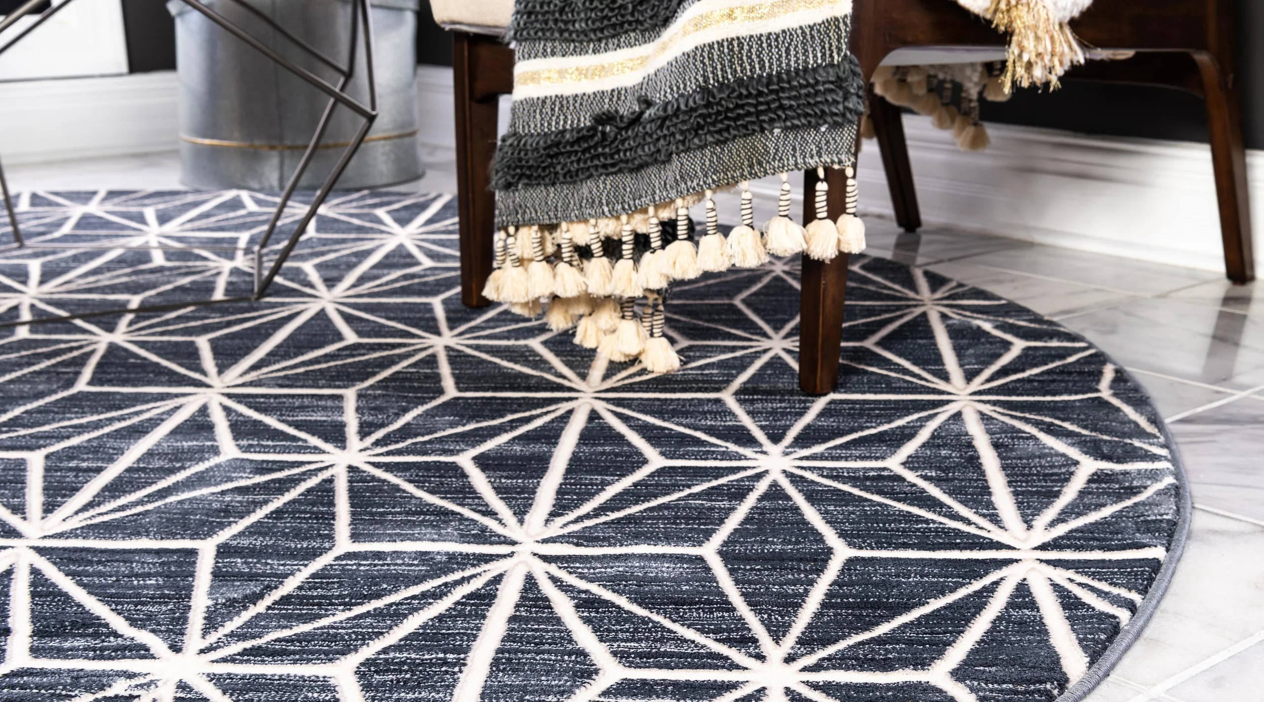 Aaro Geometric Modern Large Rug by Unique Loom