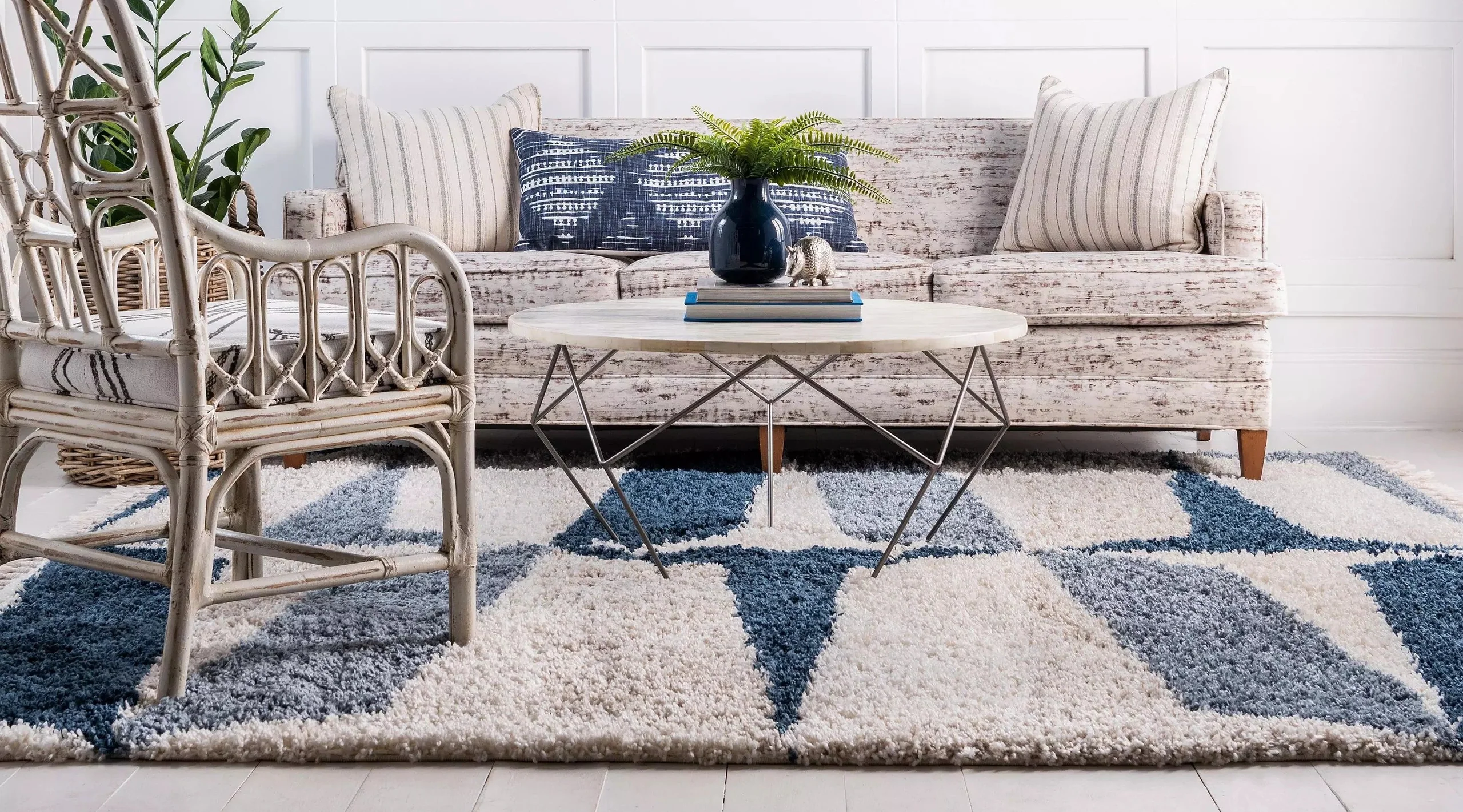 Jeramiah Modern Shaggy Area Rug from Unique Loom in Soft Polypropylene