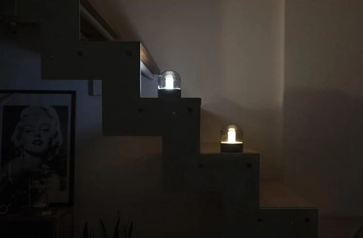 Asher Glas Kuppel Bordlampe med Én-Knaps Dæmpning og Sleep Timer