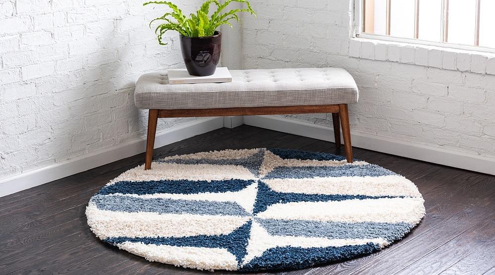 Jeramiah Modern Shaggy Area Rug from Unique Loom in Soft Polypropylene