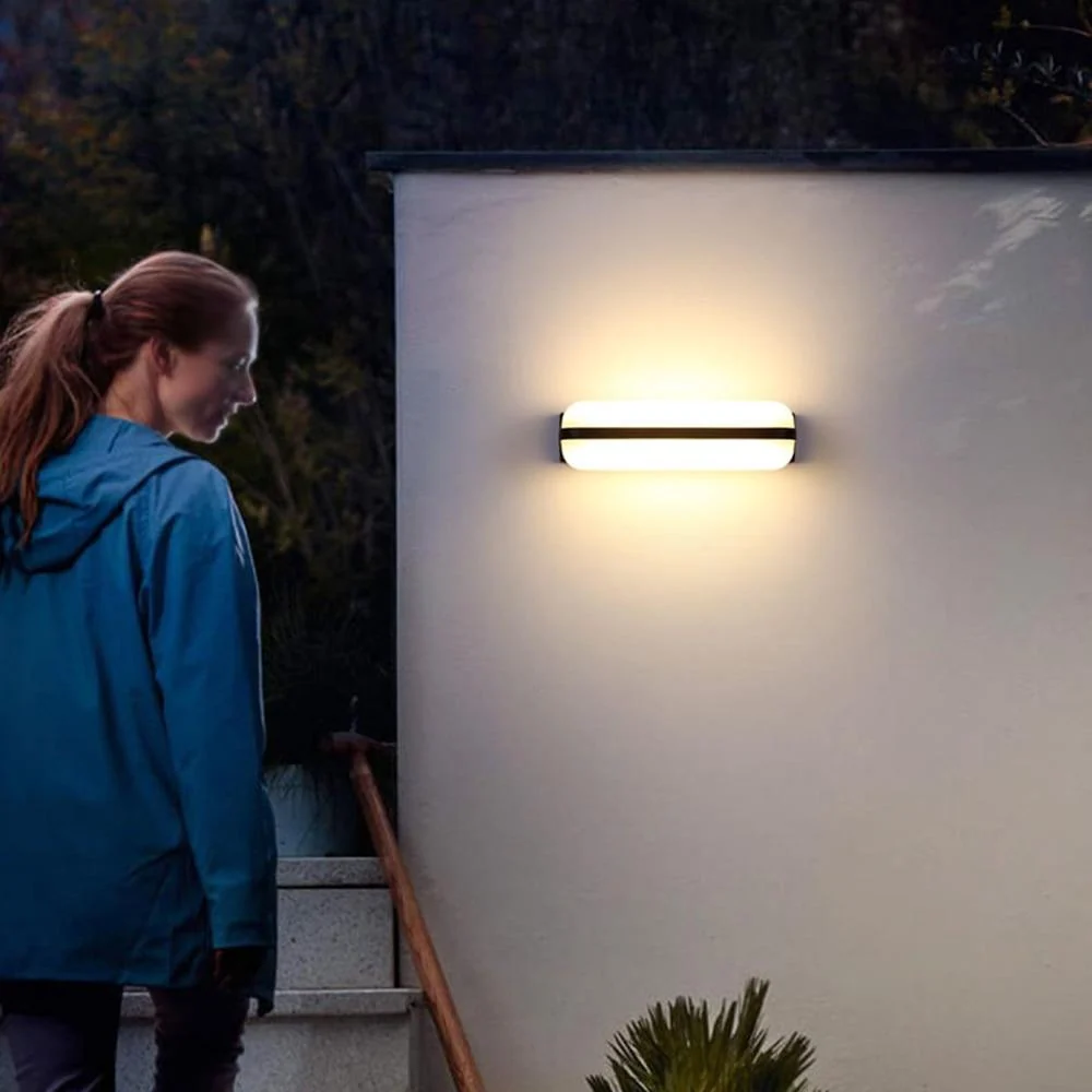 Aplique de Parede LED Exterior Impermeável Mondo em Alumínio e Acrílico