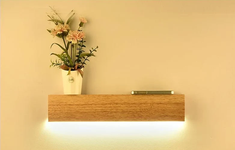 Eliana 實心橡木壁架連 LED 燈