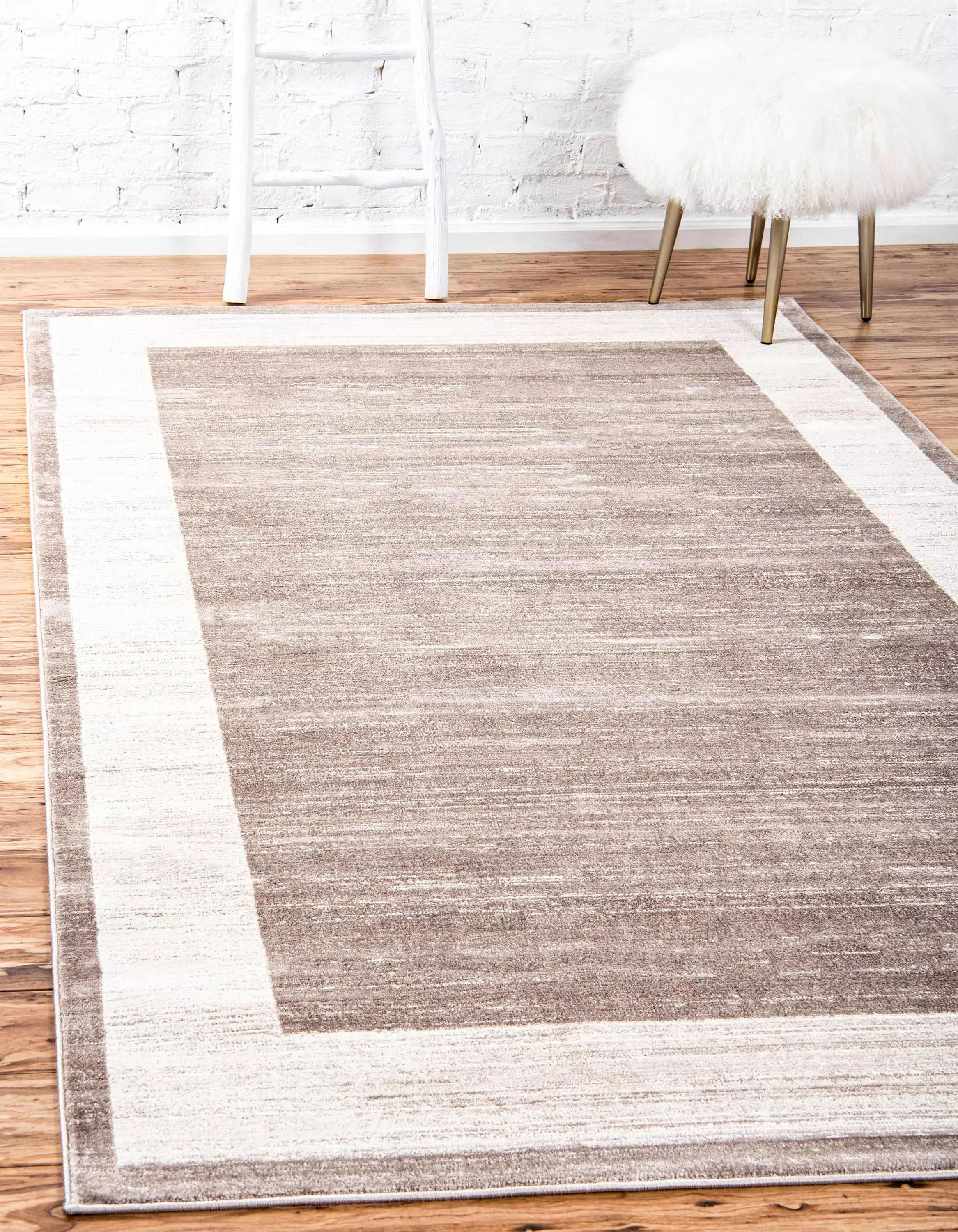 Brysen Modern Border Rug from Unique Loom