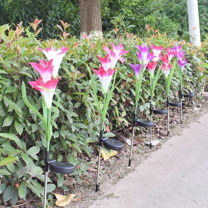 Luces LED de jardín con lirios artificiales de seda