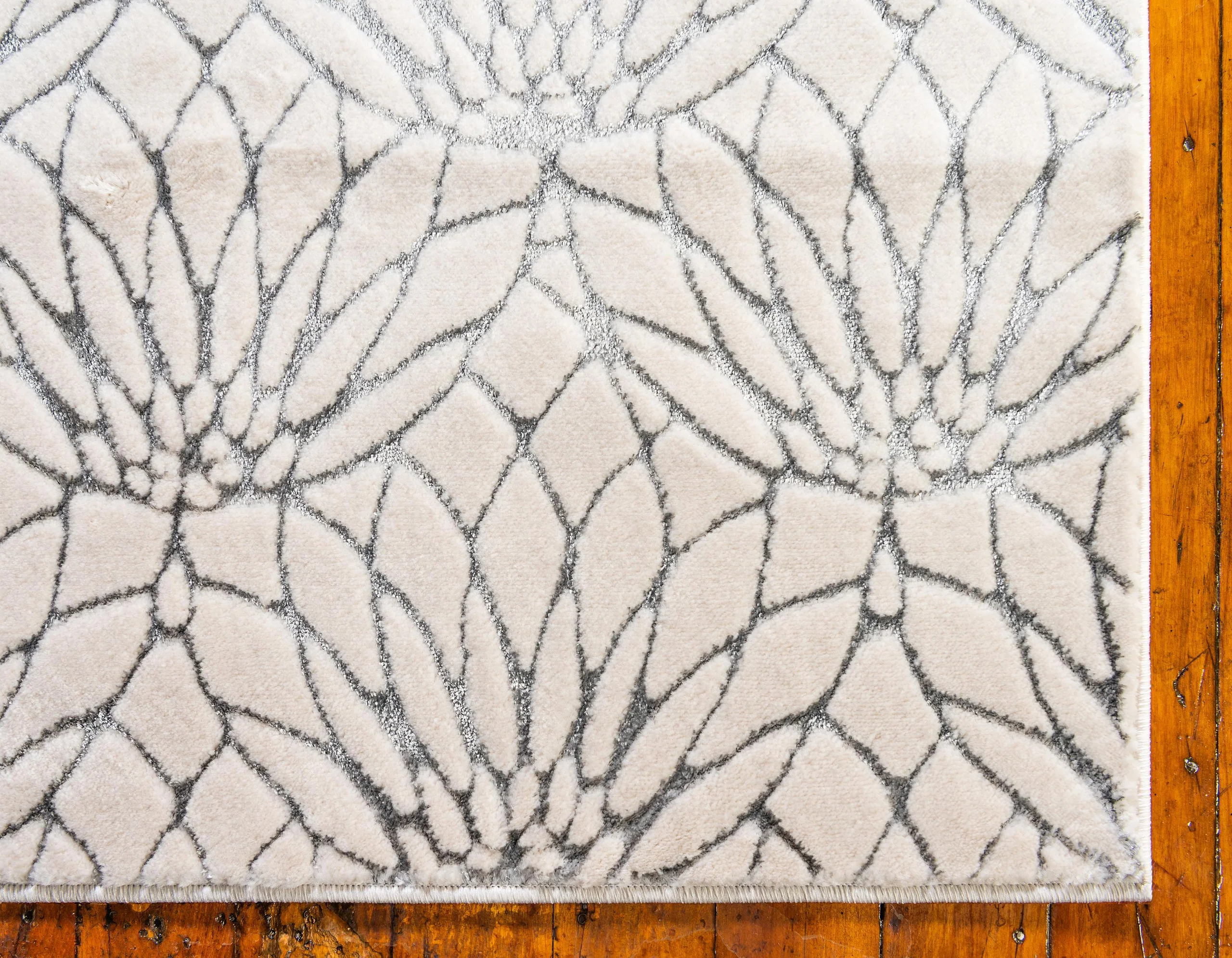 Ellison Lotus Flower Pattern Luxury Rug by Unique Loom