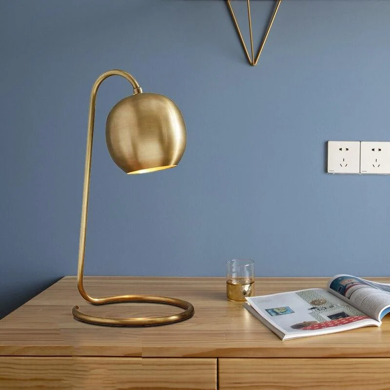 Lark kobberfarvet retro bordlampe til skrivebord og bogreoler