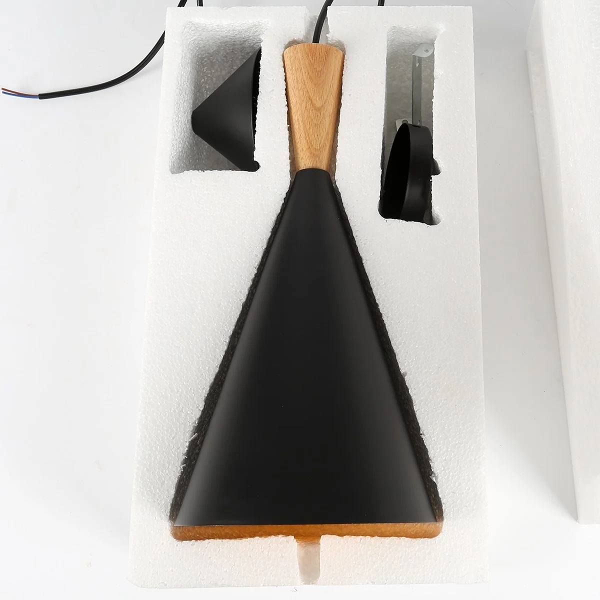 Lustre Pendente Moderno em Ferro Jule para Cozinha e Sala de Jantar