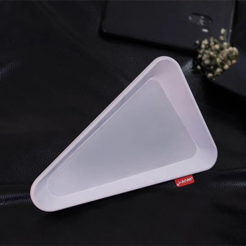 Piramade Flip LED-työpöytävalaisin painovoima-anturilla ja kolmella kirkkaustasolla