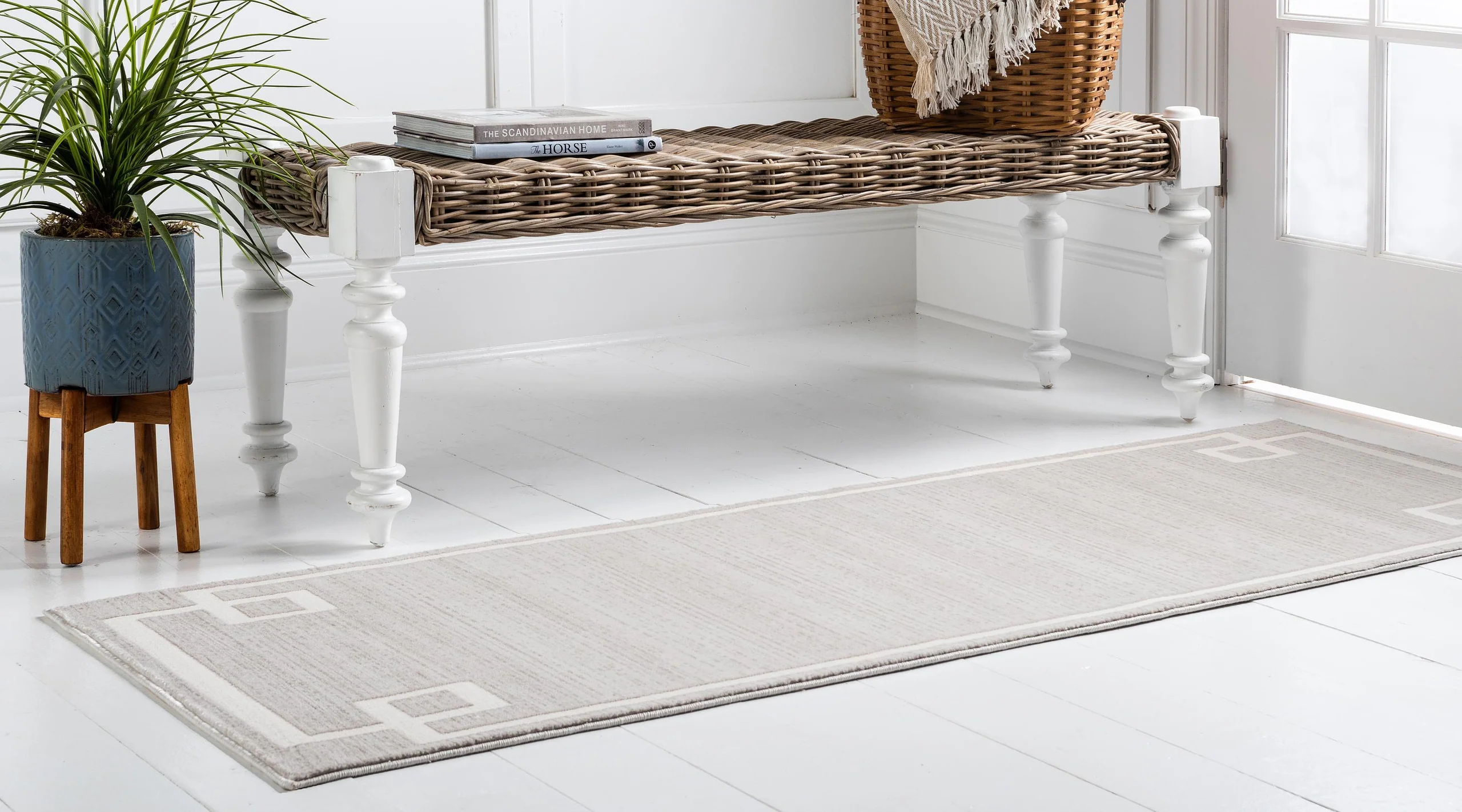 Dangelo Modern European Border Rug by Unique Loom