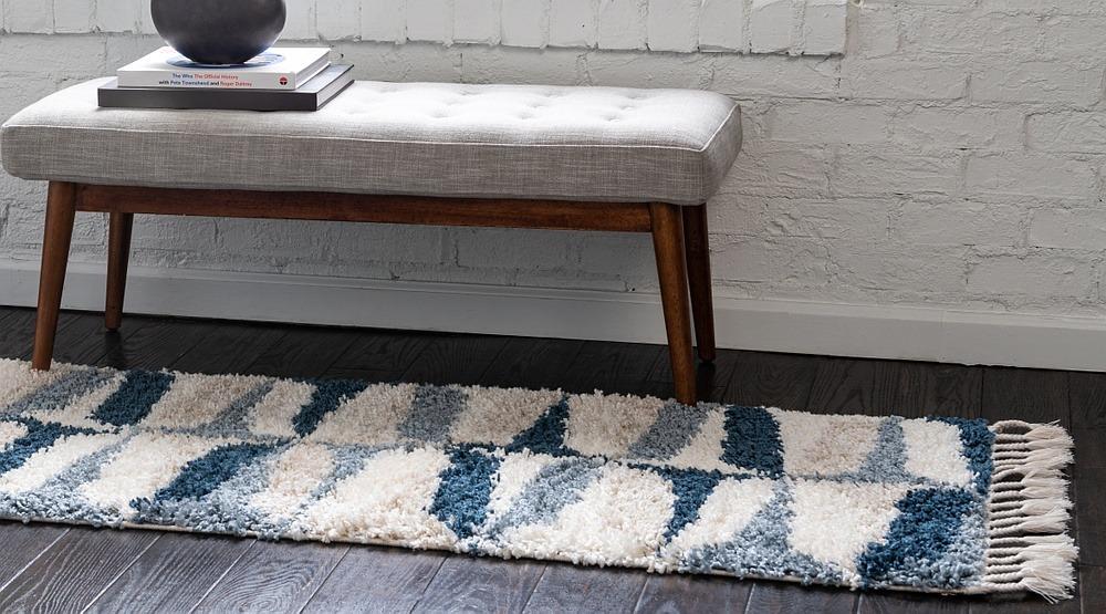 Jeramiah Modern Shaggy Area Rug from Unique Loom in Soft Polypropylene