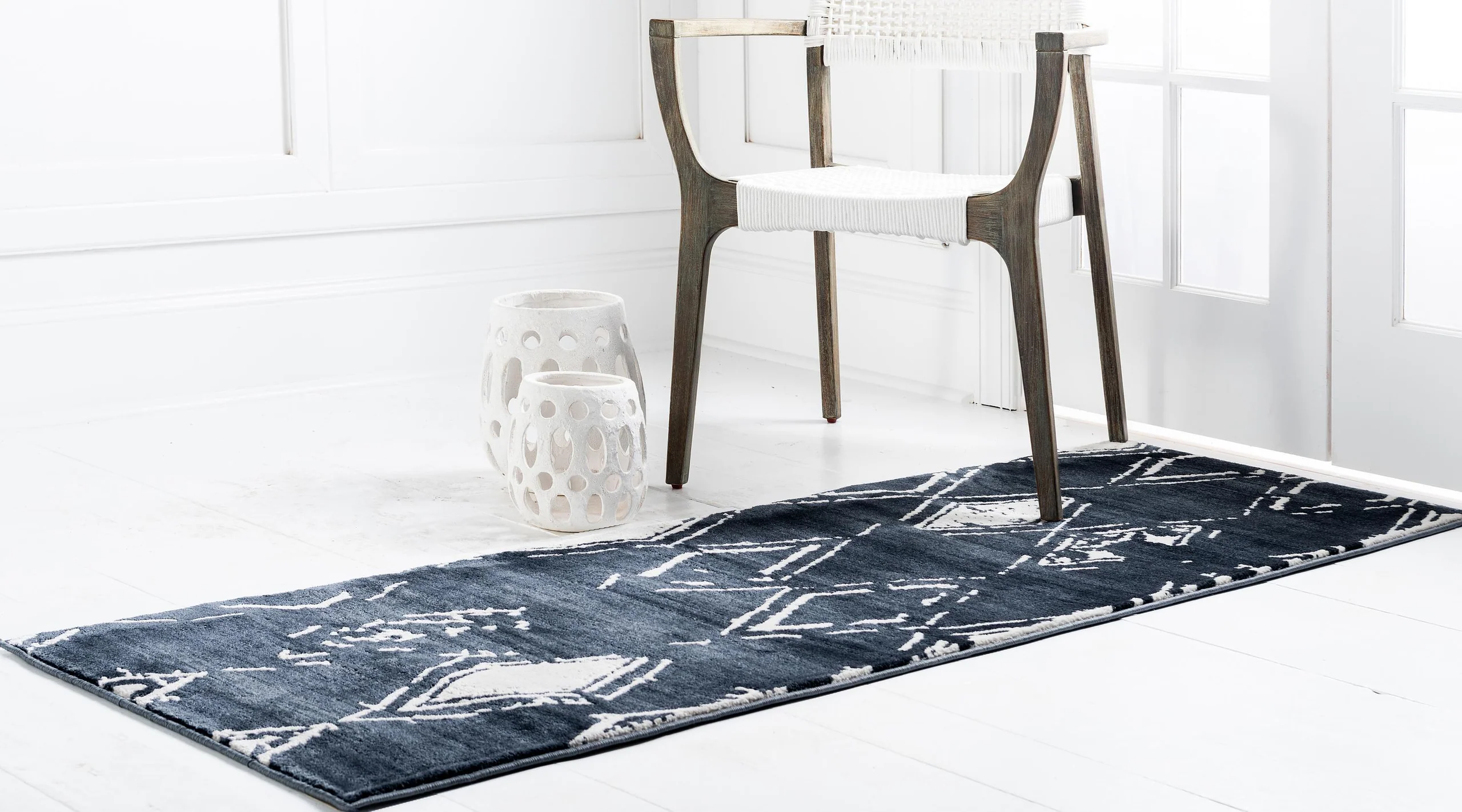 Jakobe Faded Diamond Pattern Area Rug by Unique Loom