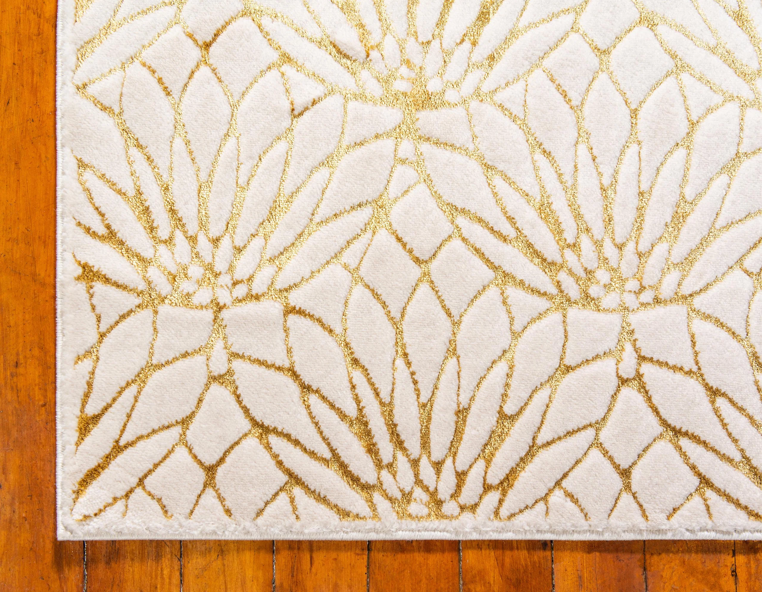 Ellison Lotus Flower Pattern Luxury Rug by Unique Loom
