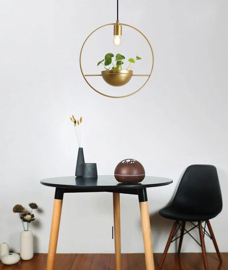 Althea Modern Nordisk Krukväxtlampa med Pläterad Metallfinish