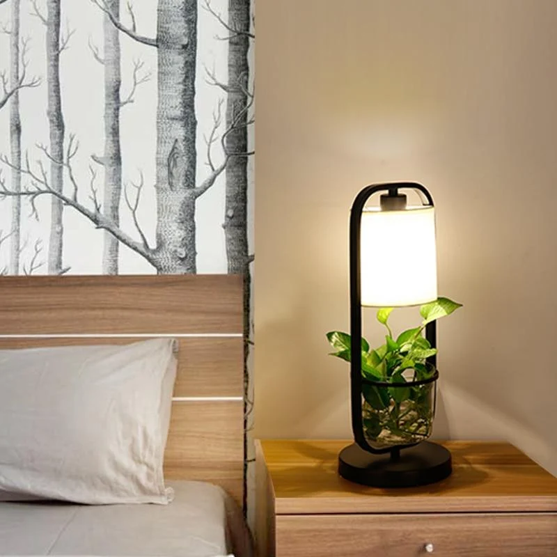 Augustus Ramme Urtepot LED Bordlampe i Jern og Glas