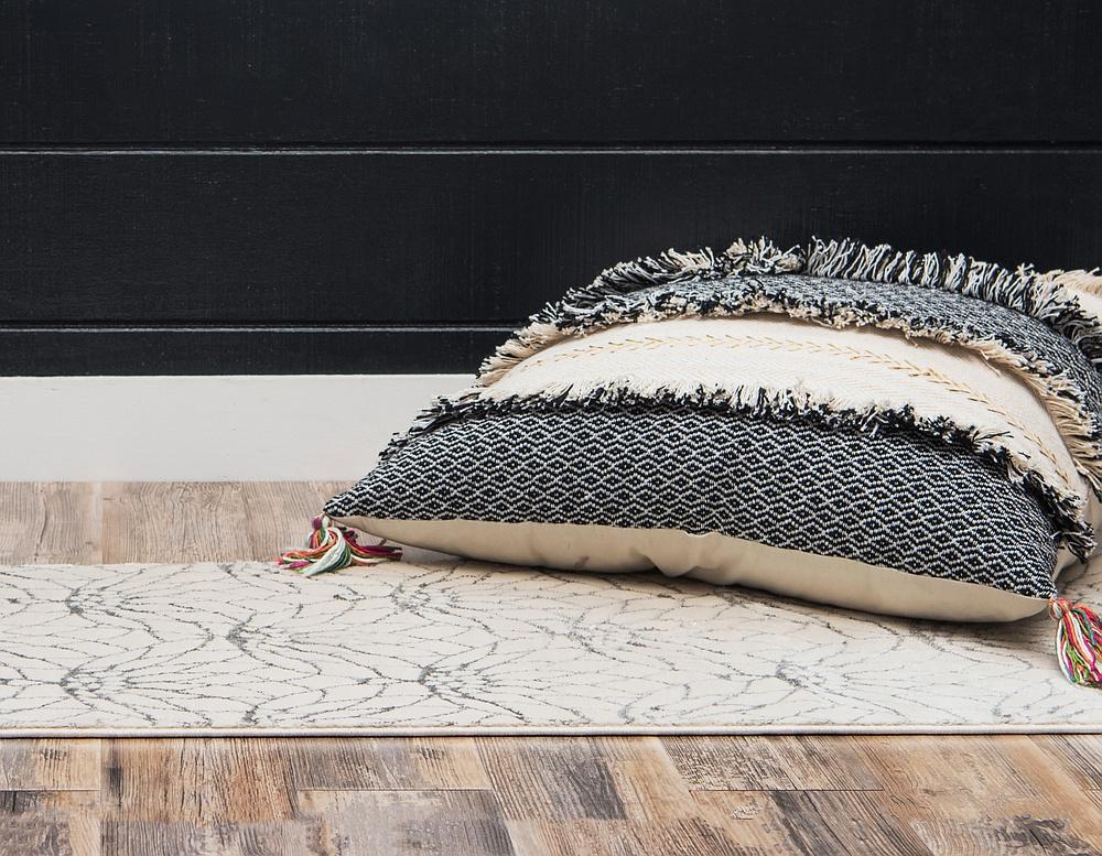 Ellison Lotus Flower Pattern Luxury Rug by Unique Loom