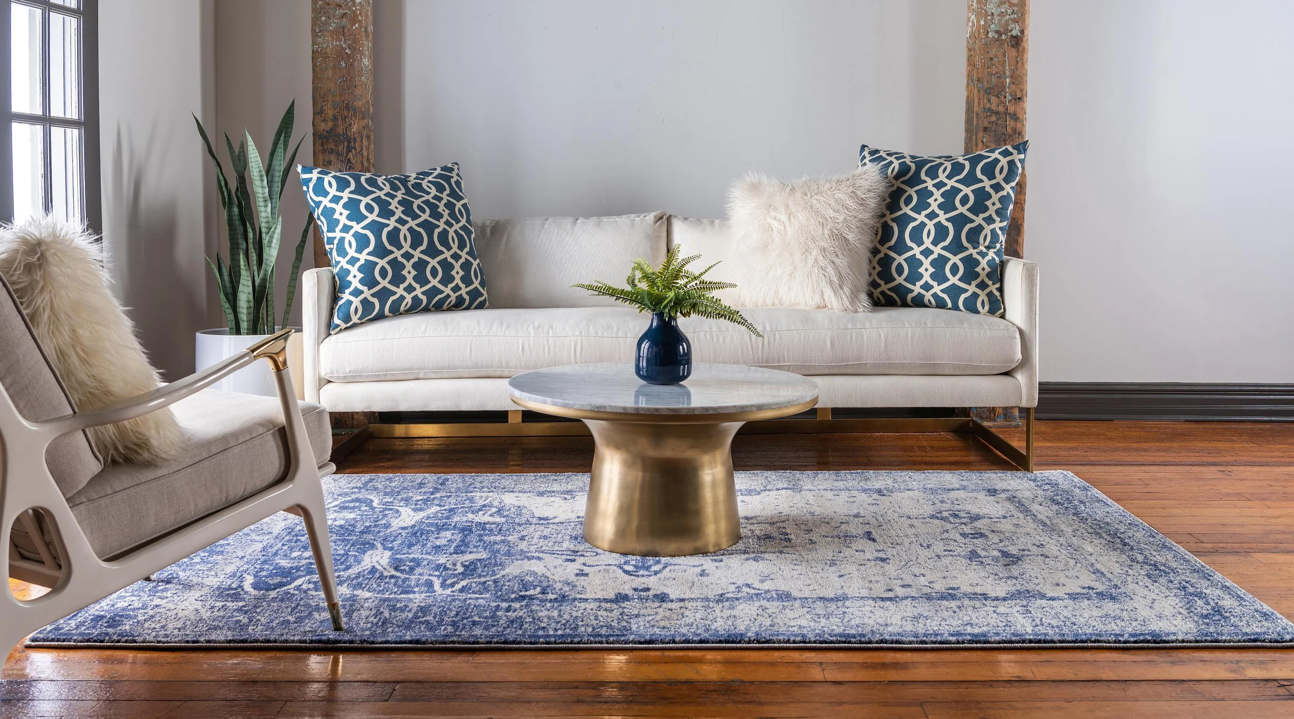 Damari Modern Area Rug with Simple Design from Unique Loom