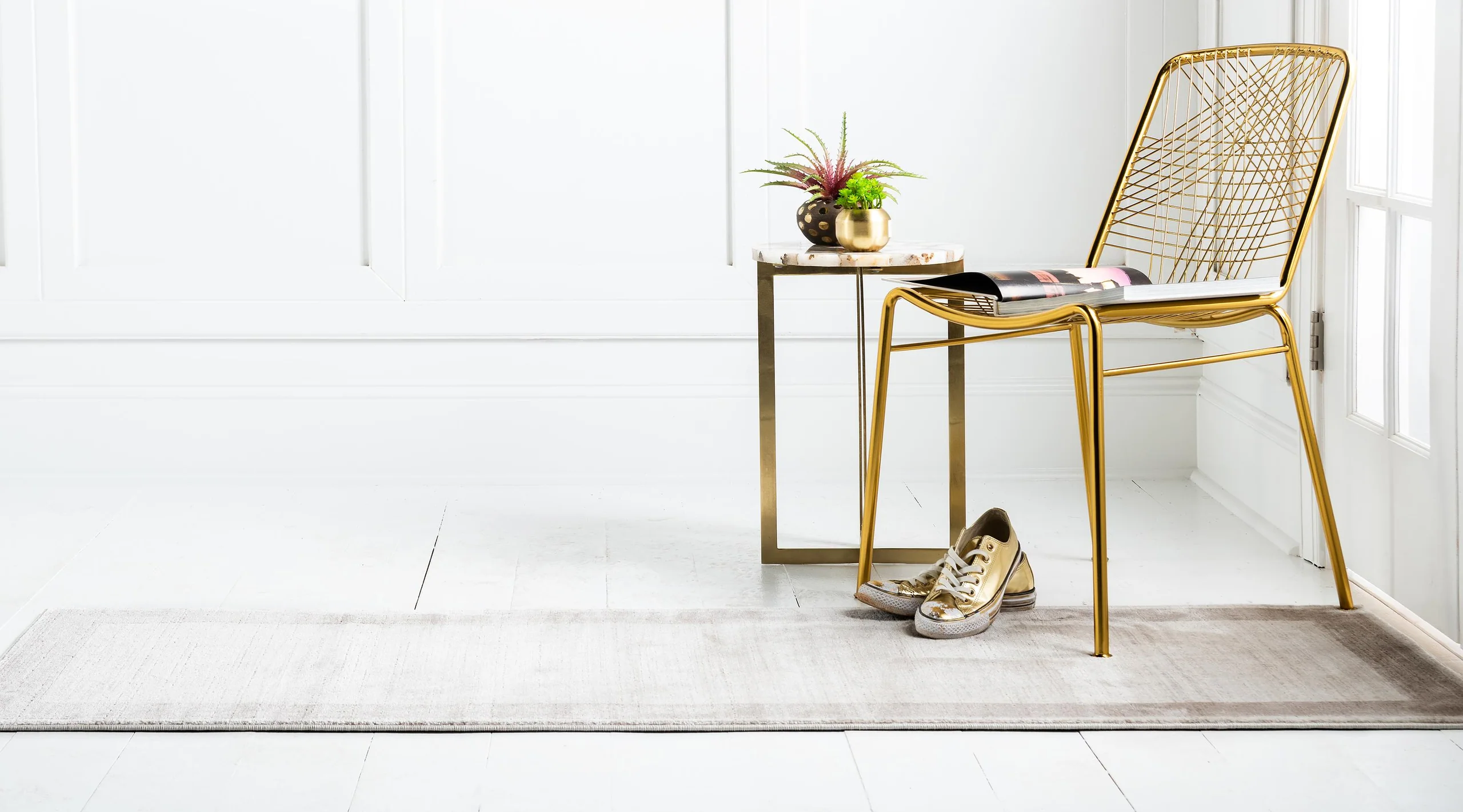 Brysen Modern Border Rug from Unique Loom