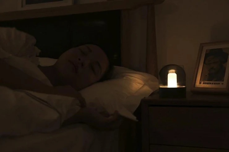 Asher Glas Kuppel Bordlampe med Én-Knaps Dæmpning og Sleep Timer