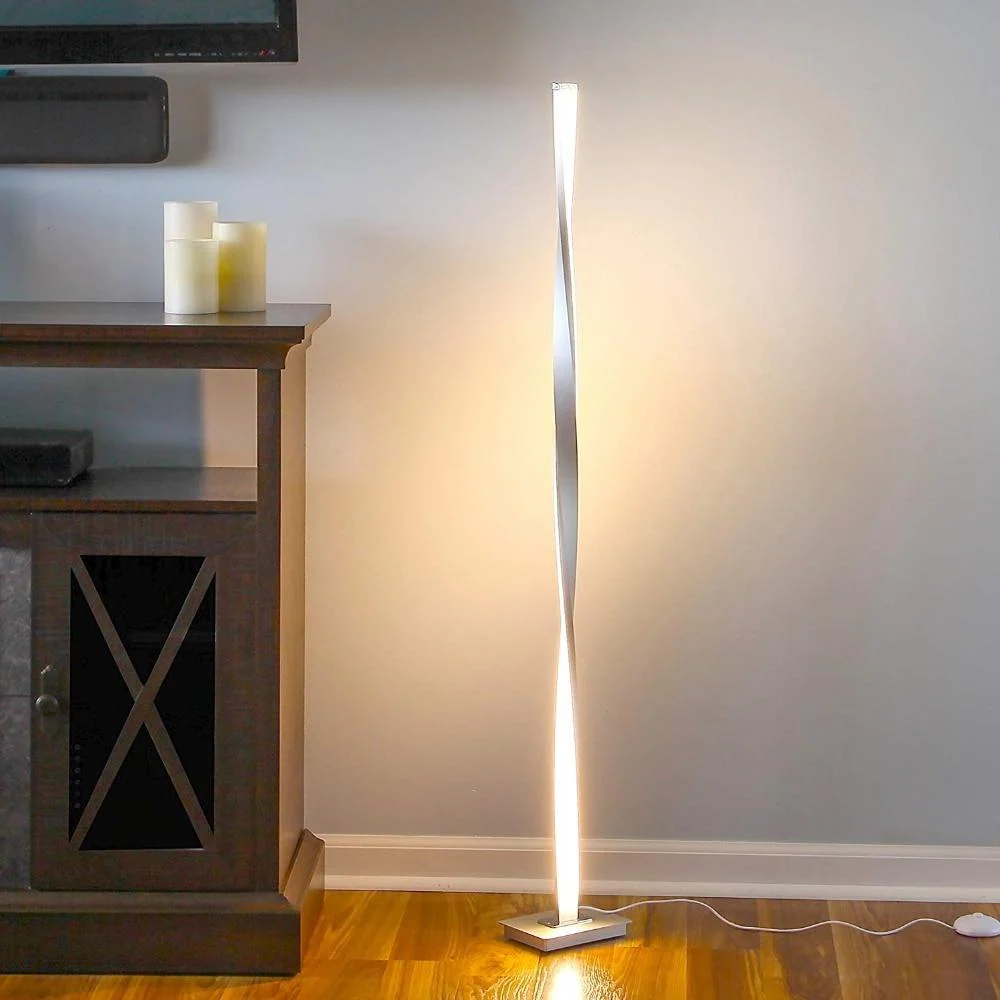 Kofi LED-vridstående lampa i förkromad järnmetall, 48 tum hög